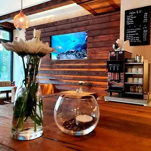 3* Hotel Apricot